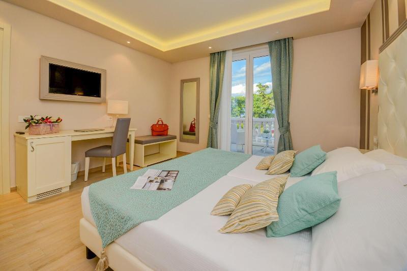 Hotel Villa Garuti Padenghe sul Garda Εξωτερικό φωτογραφία