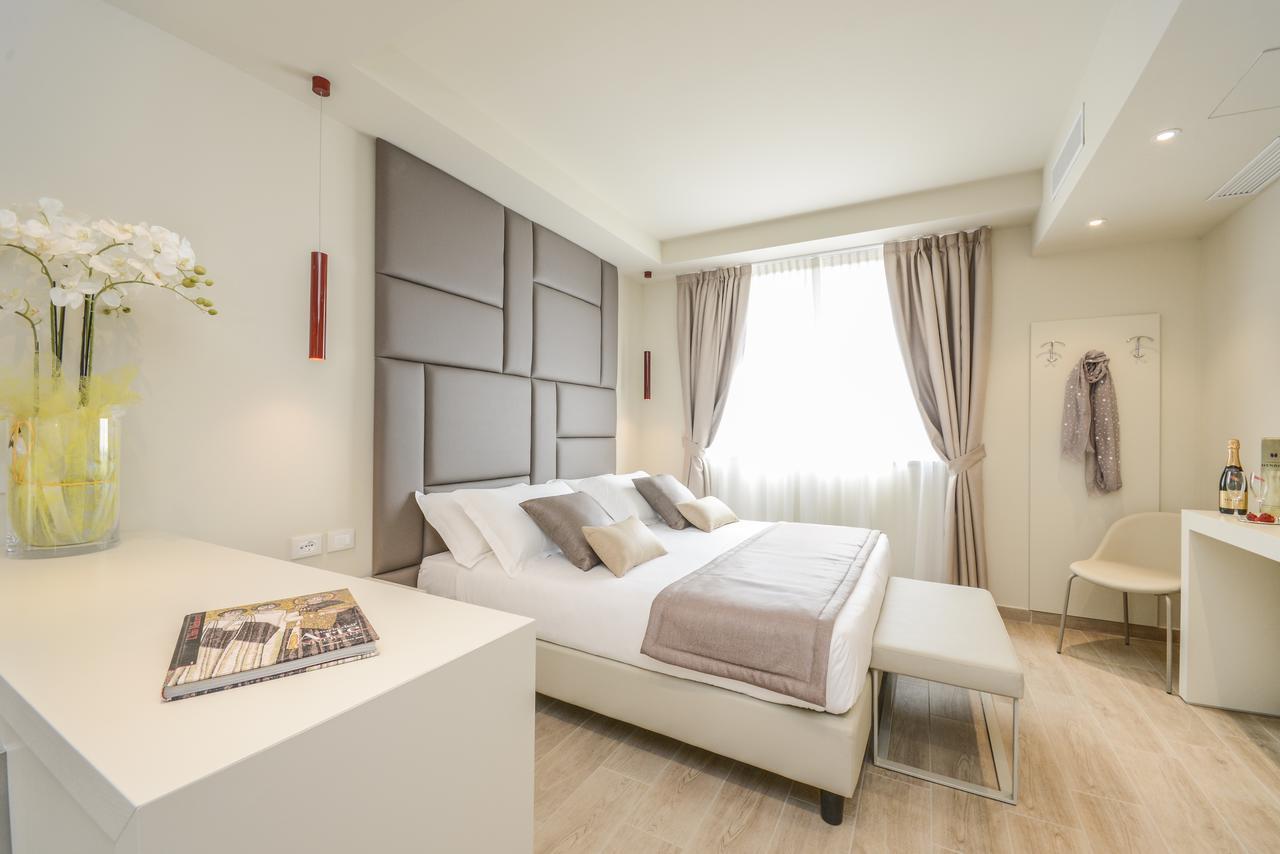 Hotel Villa Garuti Padenghe sul Garda Εξωτερικό φωτογραφία